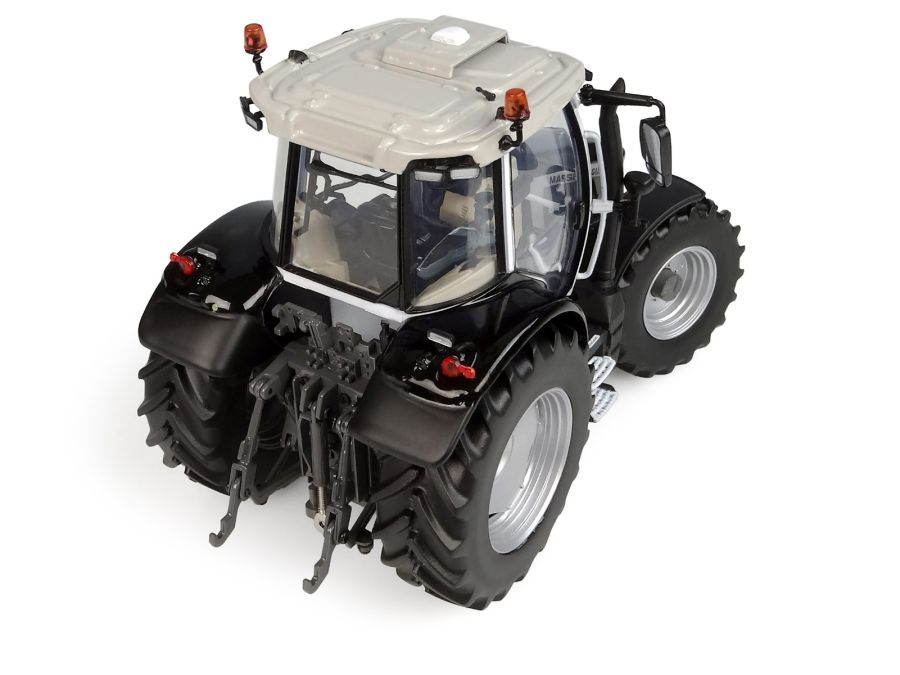 Massey Ferguson - MF 5S BLACK VERSION | 1 : 32 - X993042206451
