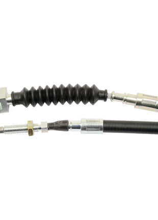 A black Sparex PTO Clutch Cable (Sparex Part No. S.103220), complete with a threaded end and metal fittings, has a length of 660mm and an outer cable length of 427mm, and is compatible with Case IH vehicles.