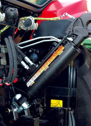 Close-up of a Sparex Hydraulic Top Link (Cat.3/3) Knuckle and Q.R CBM Hook, featuring a 90mm cylinder bore, minimum length of 650mm, attached to the tractor end with a hose set and various connectors. (Sparex Part No. S.331201)