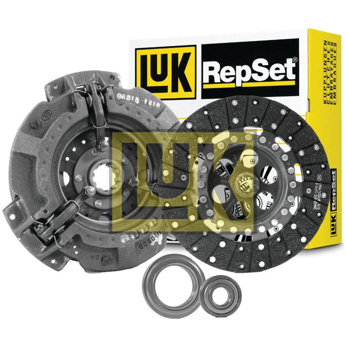 A Sparex clutch kit with bearings (S.146555) featuring an organic disc, a clutch cover, a release bearing, and a yellow and black branded box in the background.