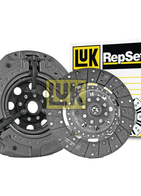 Image showing a Sparex Clutch Kit (S.146813) featuring a pressure plate and an organic loose disc in front of the branded product packaging.