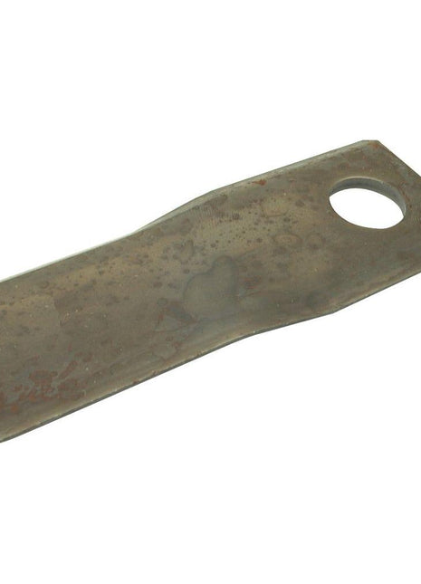 Mower Blade - Twisted blade, top edge sharp & parallel -  120 x 48x4mm - Hole⌀18.5mm  - RH -  Replacement for Vicon, Fella, Lely, Pottinger, Kuhn, New Holland
 - S.77075 - Massey Tractor Parts