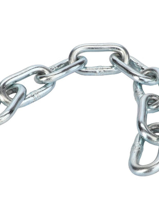 Introducing the AGCO | Chain Floating Slide Retaining - La321956050 by AGCO, a short metallic chain featuring six interlinked, oval-shaped links, engineered for high fatigue strength to ensure peak efficiency.