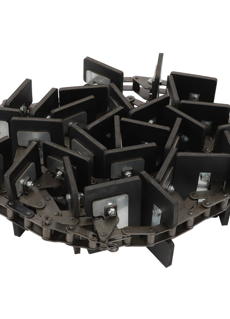 The AGCO Grain Elevator Chain - D28580135 is a sophisticated mechanical construction incorporating several layers of quenched and tempered steels and bolts, organized in a circular pattern to guarantee exceptional fatigue strength.